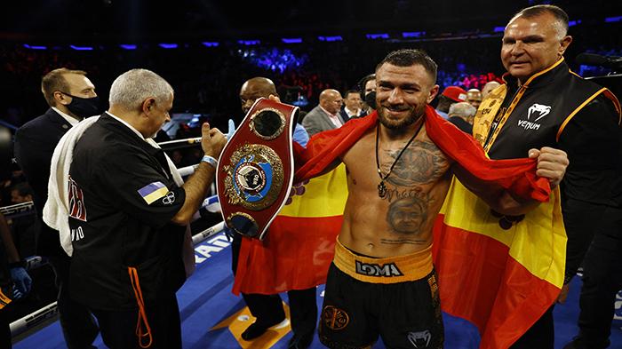 Vasiliy-Lomachenko-batang-hitam-bereak.jpg