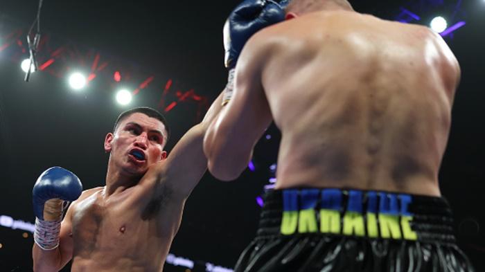 Vergil-Ortiz-Jr-saat-melontarkan-pukulan-terhadap-Serhii-Bohachuk.jpg