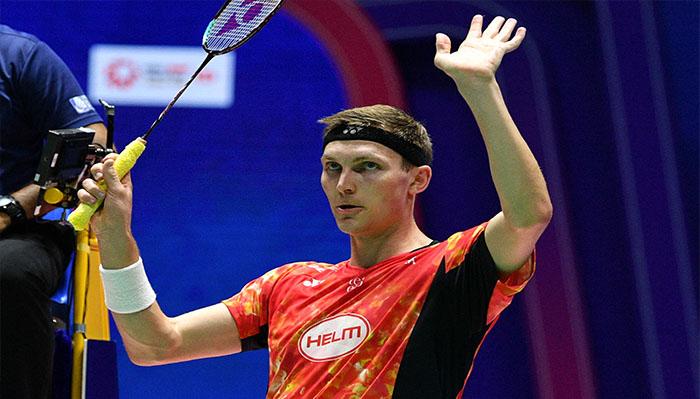 Viktor-Axelsen-dari-Denmark-menyapa-penonton645635.jpg