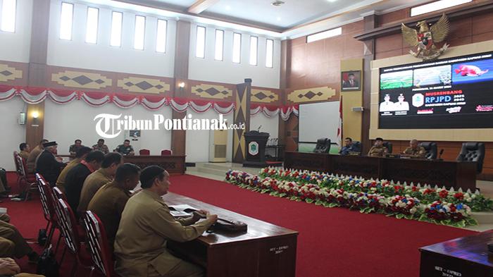Wakil-Bupati-Kapuas-Hulu-Wahyudi-Hidayat-sa435ew.jpg