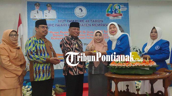 Wakil Bupati Mempawah Muhammad Pagi Hadiri HUT ke-48 IWAPI