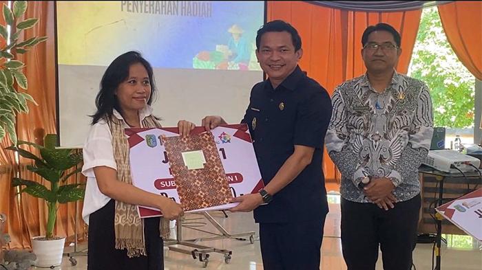 Wabup Sintang Ajak Masyarakat Kembangkan Produk Unggulan Berbasis Alam Tanpa Merusak Lingkungan - Tribunpontianak.co.id