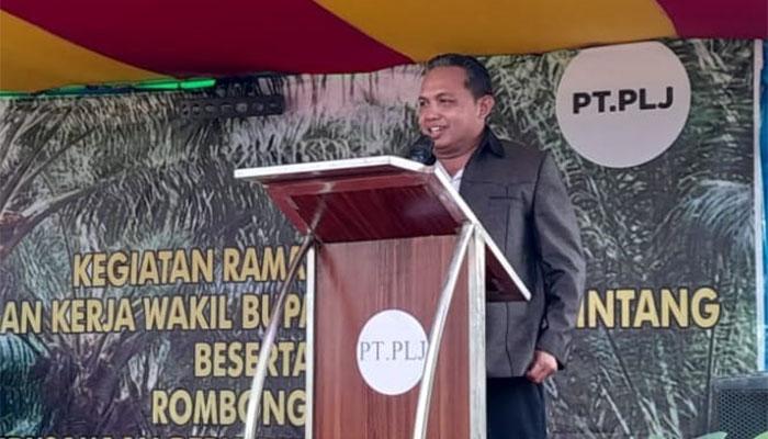 Wakil-Bupati-Sintang-Melkianus-S-Sos-memberikan-sambutan-232.jpg