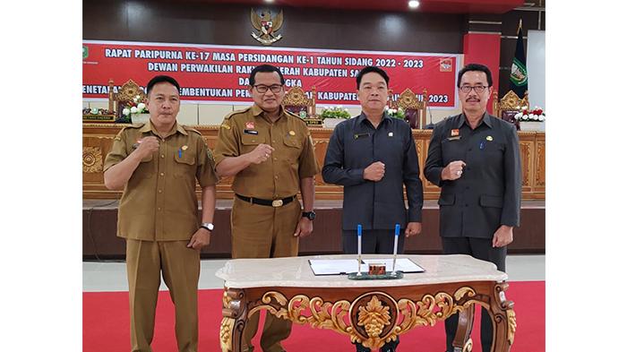 Wakil-Ketua-DPRD-Sanggau-Timotius-Yance-saat-foto-bersama.jpg