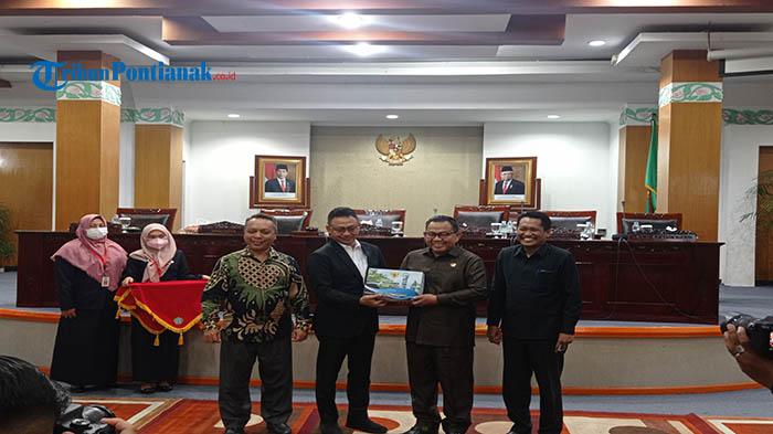 TOK! Raperda Pertanggungjawaban APBD Kota Pontianak Tahun 2021 Disetujui