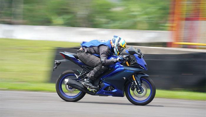 Yamaha-Rutin-Gelar-Aktivitas-bLU-cRU-On-Road-Experience-2.jpg