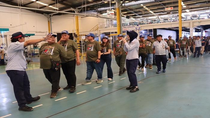 XMAX Owners Community Bali Lakukan Factory Visit Yamaha, Intip Standar Produksi Berkelas Global - Tribunpontianak.co.id