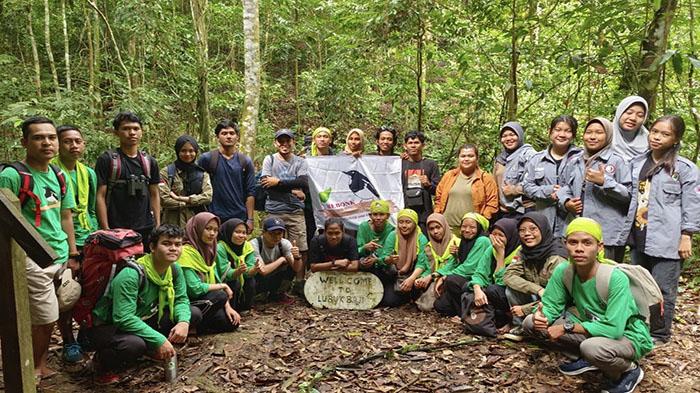 Yayasan-Palung-YP-Bersama-Relawan-Bentangor-untuk-Konservasi-REBONK-da34tr.jpg