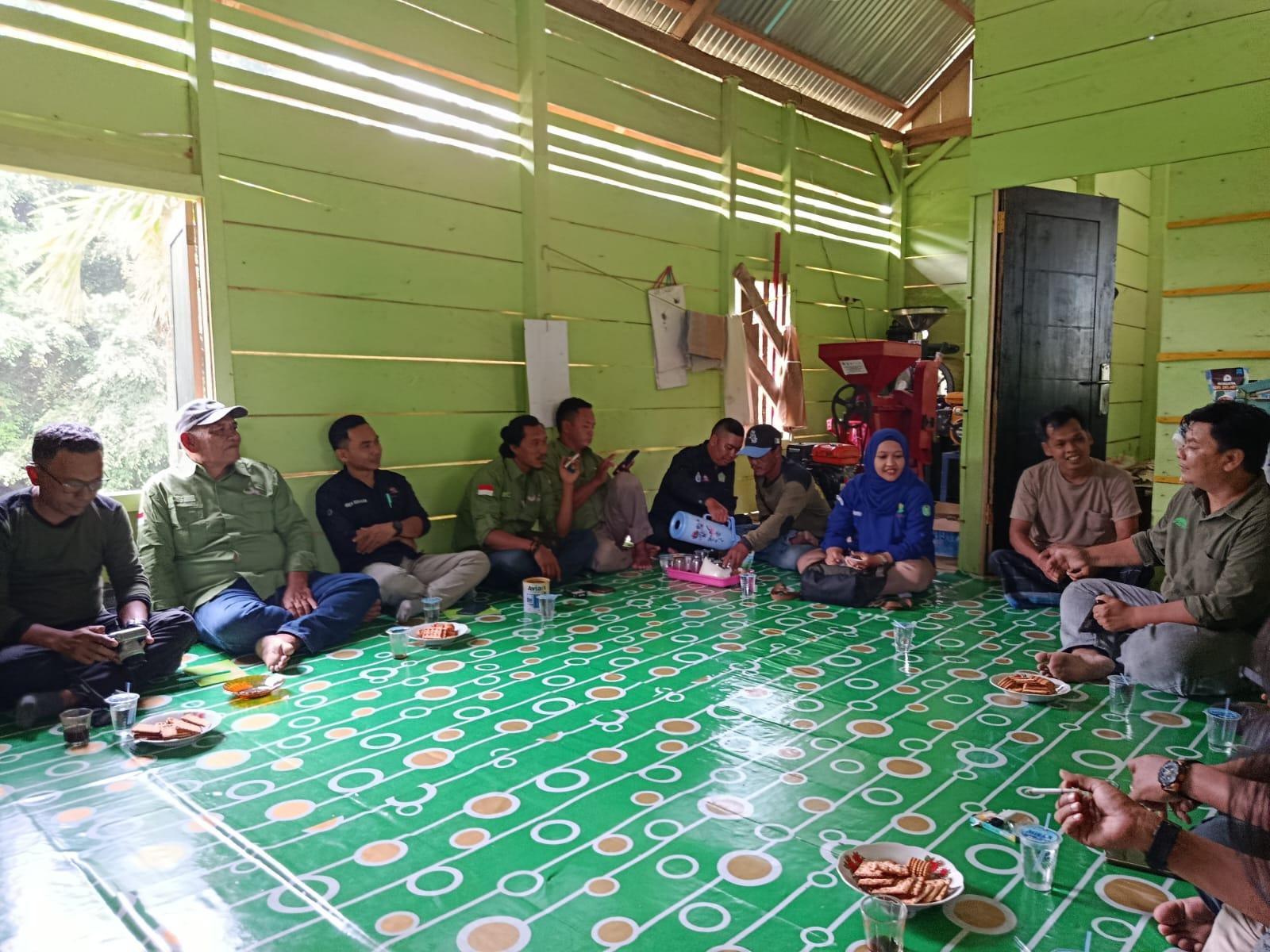 Yayasan Palung dan UPT KPH Kayong Ajak Kades dan LPHD Studi Langsung ke LPHD Lubuk Beringin Jambi