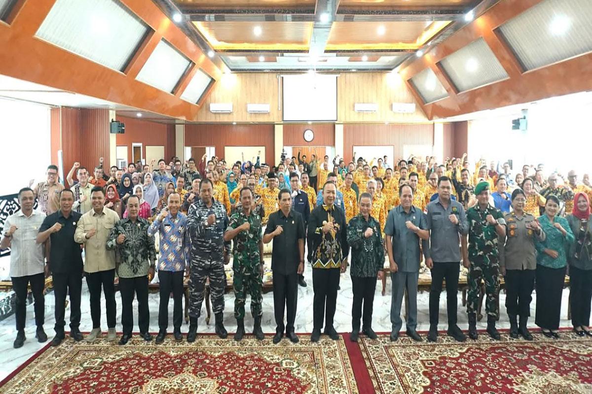 abat-daerah-dan-peserta-undangan.jpg