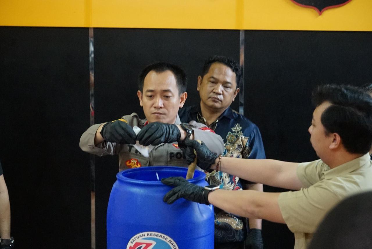 Wakapolres Singkawang Pimpin Pemusnahan Barang Bukti Narkotika