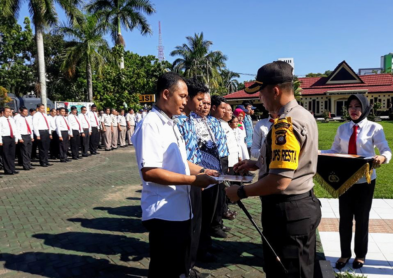 Kapolresta Kukuhkan Pelajar Kubu Raya dan Pontianak Anti Narkoba