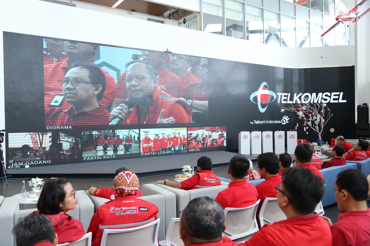 akses-video-dan-medsos-meningkat-saat-natal-dan-tahun-baru-trafik-layanan-data-telkomsel-melesat.jpg
