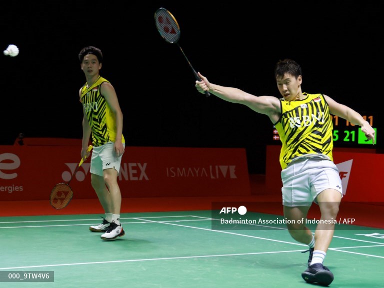 aksi-tak-biasa-marcuskevin-di-laga-penentu-tiket-semifinal-bwf-world-tour-finals-2021.jpg