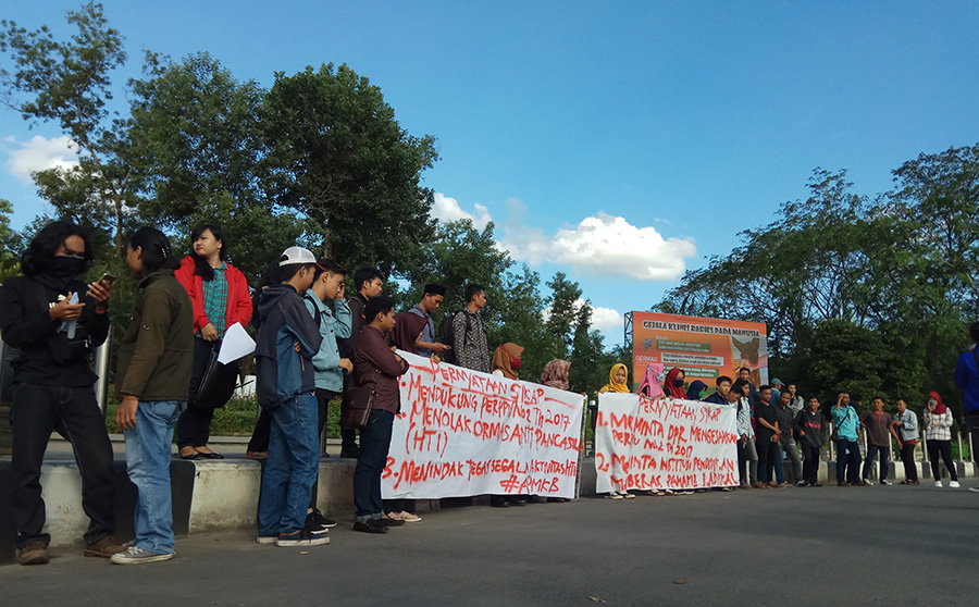 aliansi-pemuda-mahasiswa-kalimantan-barat_20170720_164453.jpg