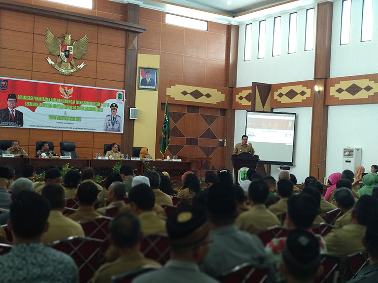 Buka Acara Sosialisasi Pemanfaatan Data Bimtek SIAK dan KTP-EL, Ini Pesan Bupati Nasir