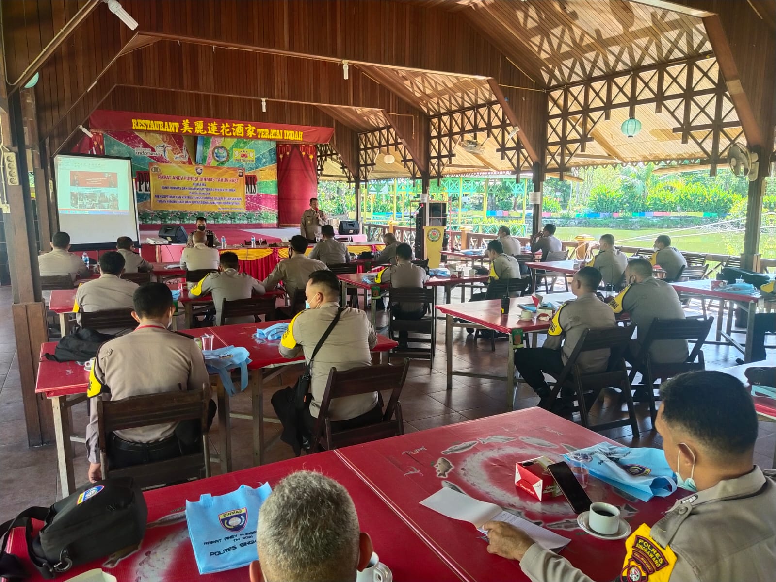 Satbinmas Polres Singkawang Rapat Anev Fungsi Bersama Kanit Binmas & Bhabinkamtibmas Polsek Jajaran