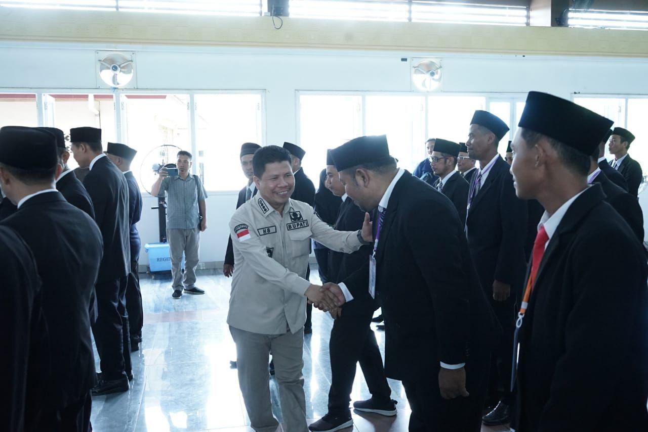 Bupati Sambas Hadiri Pelantikan 95 PPK, Harap Jaga Integritas Sukseskan Pilkada 2024