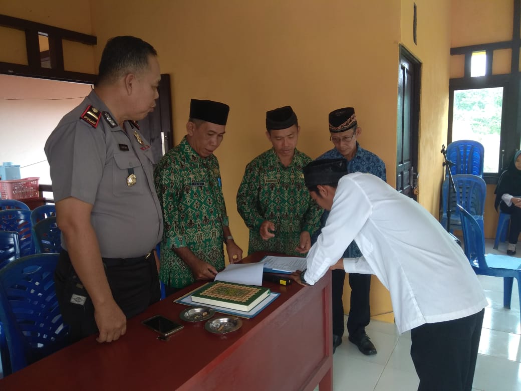 Anggota BPD Desa Sasan dan Pinang Laka Dilantik, Ini Pesan Camat dan Polsek