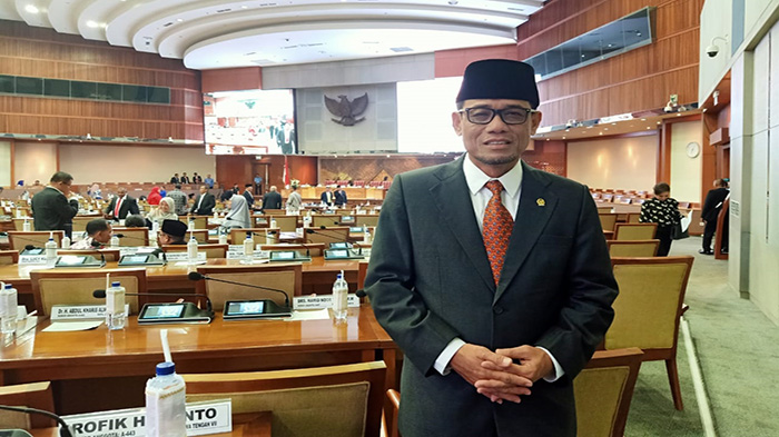 anggota-dpr-ri-dapil-kalimantan-barat-1-dari-pks-alifudin-hxsbq.jpg