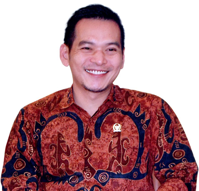 anggota-dprri-dapil-kalbar-daniel-johan_20180528_080627.jpg