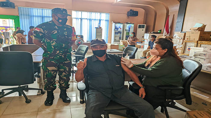 Sinto Berikan Penjelasan Tentang Capaian Vaksinasi Lansia dan Ibu Hamil Belum Maksimal di Sintang