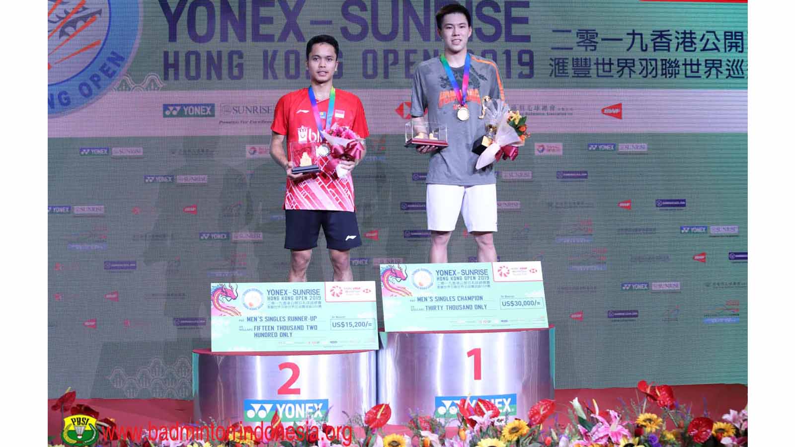 anthony-sinisuka-ginting-di-podium-hong-kong-open-2019.jpg