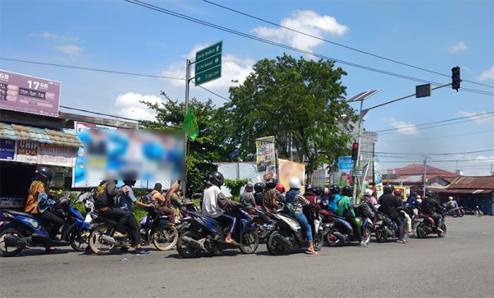 APK Para Caleg Penuhi Persimpangan-persimpangan Jalan di Pontianak