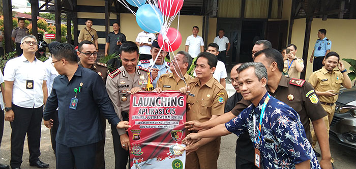 aplikasi-criminal-justice-system-di-launching-polresta-pontianak.jpg