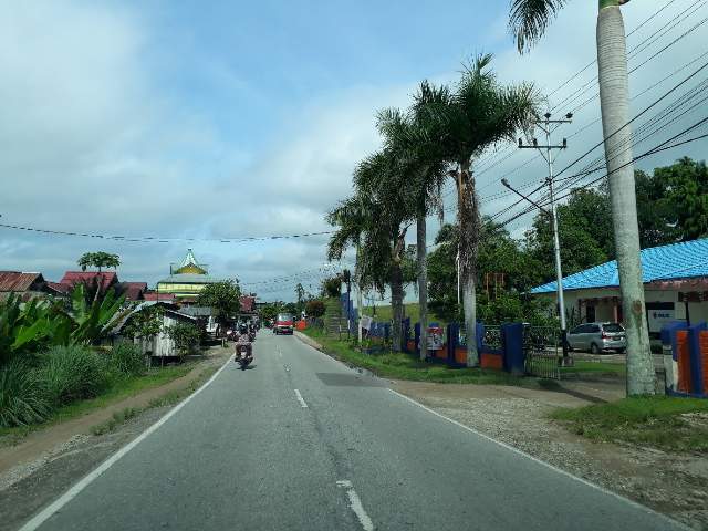 Update Arus Lalu Lintas Di Jalan RE Martadinata Sanggau, Minggu (16/12/2018)