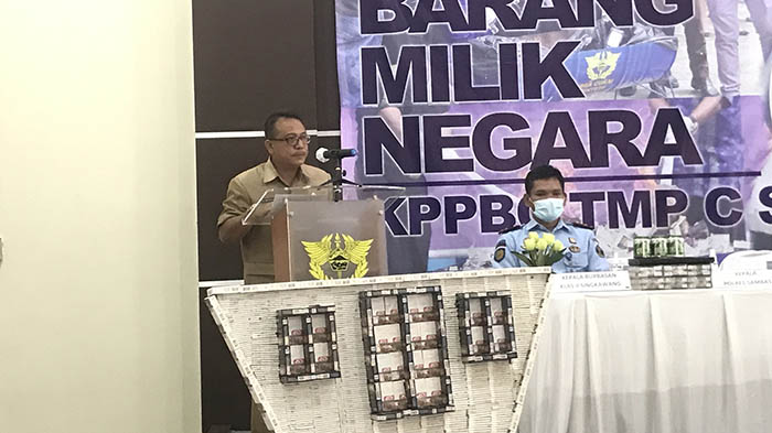 Hadiri Pemusnahan Barang Milik Negera, Asisten Setda Pemkab Sambas Nilai Supaya Negara Tetap Tegak