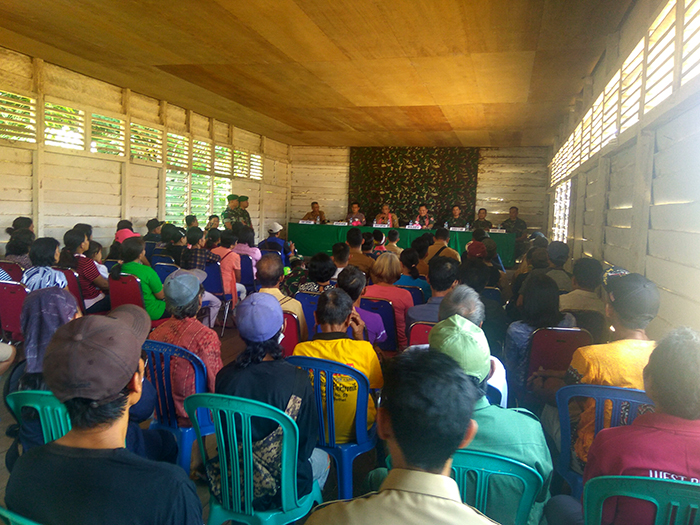 Asops Kasad Didampingi Bupati Sintang Lakukan Wasev di Lokasi TMMD ke-105 Kodim/STG