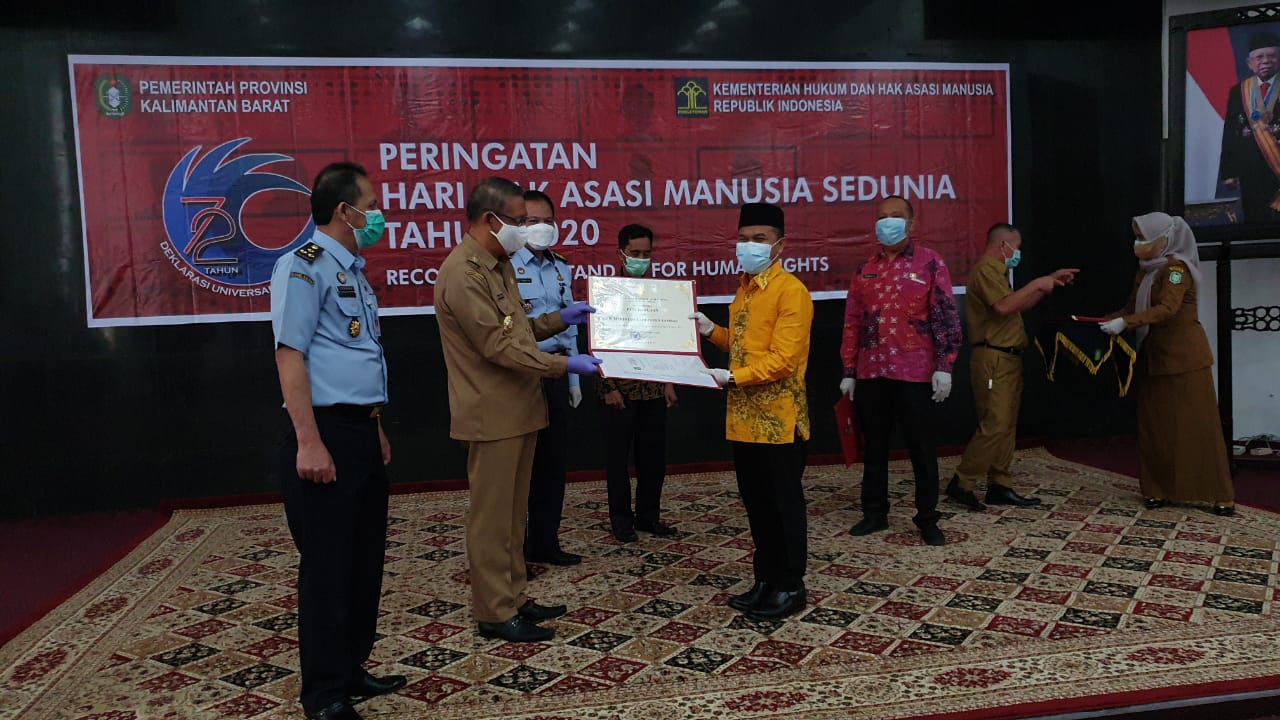 Peringatan Hari HAM 2020, Sambas Raih Penghargaan Kabupaten Peduli HAM