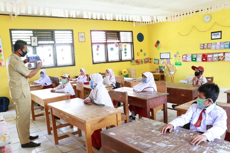 aturan-pelajar-terbaru-oktober-2021-gelar-pembelajaran-tatap-muka-ptm-terbatas.jpg