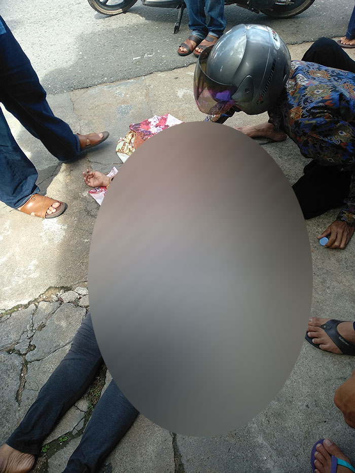 Baju Terlilit Gir Motor, Maimunah Warga Pontianak Terjungkal ke Aspal