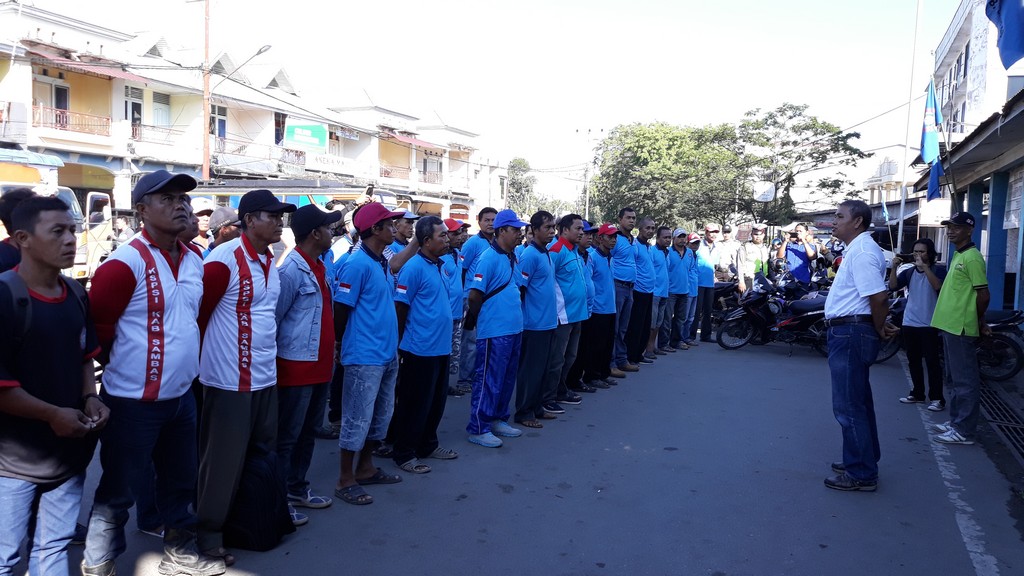 Peringatan May Day di Sambas Diwarnai Aksi Bhakti Sosial