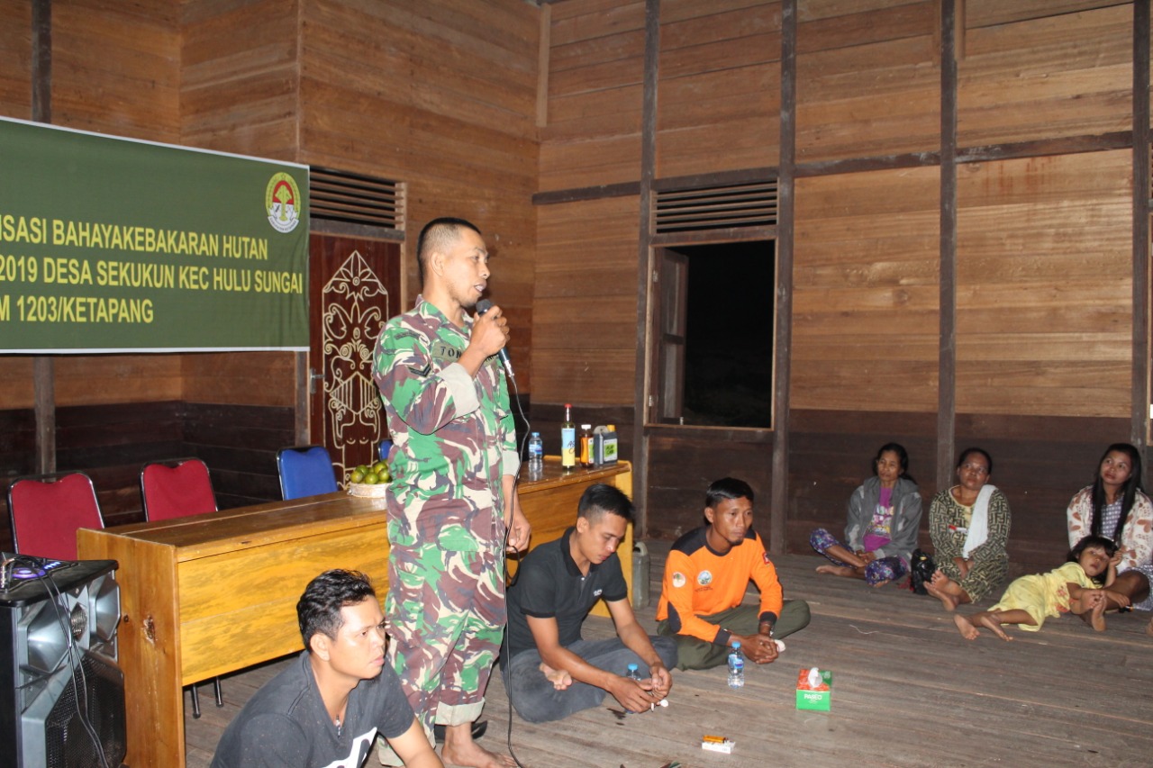 Satgas TMMD ke-105 Berikan Penyuluhan Tentang Bahaya Karhutla Pada Warga