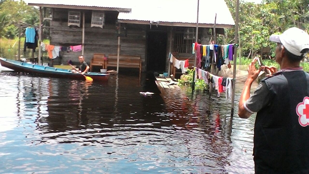banjir-di-tiga-desa-kecamatan-segedong_20170914_182904.jpg