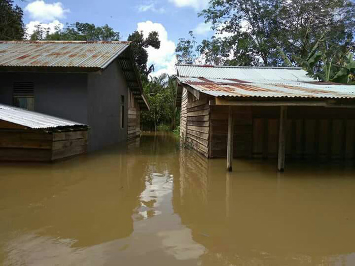 Hujan Deras Landa Kecamatan Meliau, Sejumlah Rumah Warga Terendam Banjir