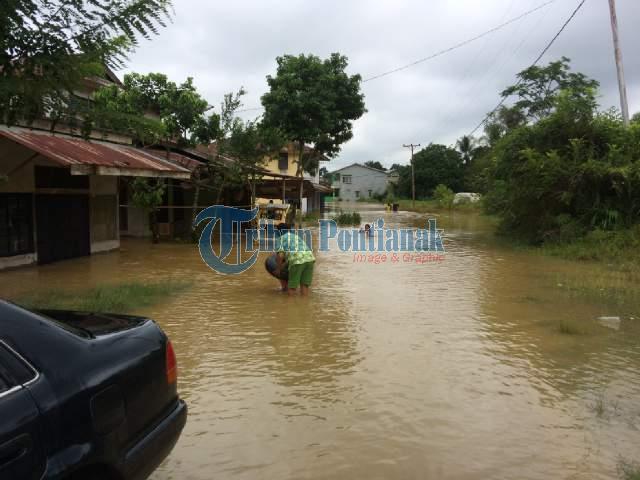 Lagi-Lagi Banjir Hantam Pasar Darit - banjir-pasar-darit-3_20160604_101851.jpg