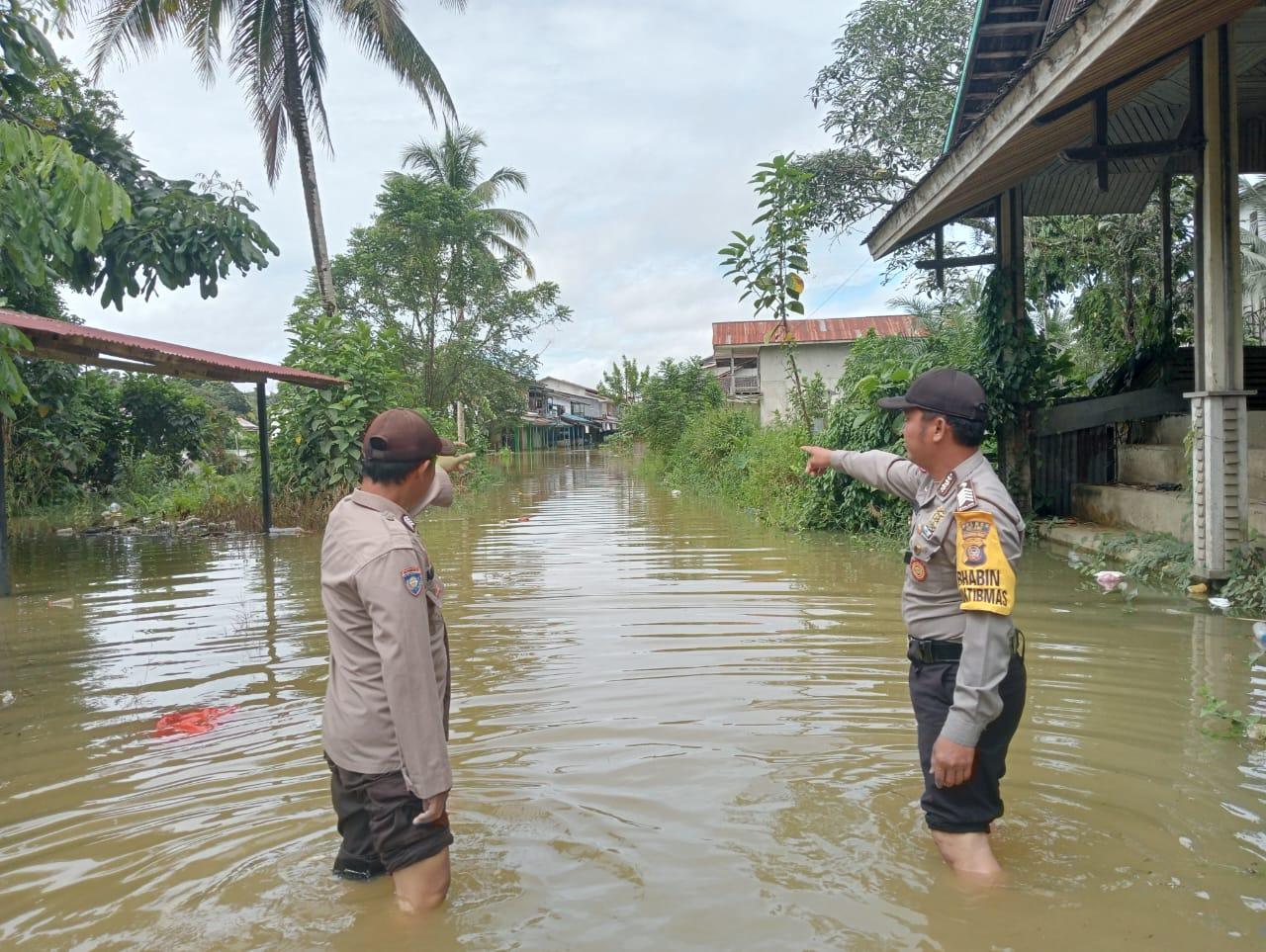 banjir-polisi-banjir.jpg