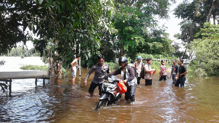 banjir-sintang_20171202_011020.jpg