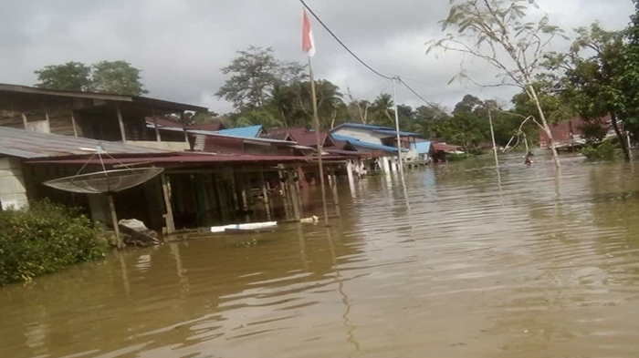 banjir-yang-terjadi-di-kuala-behe-21.jpg