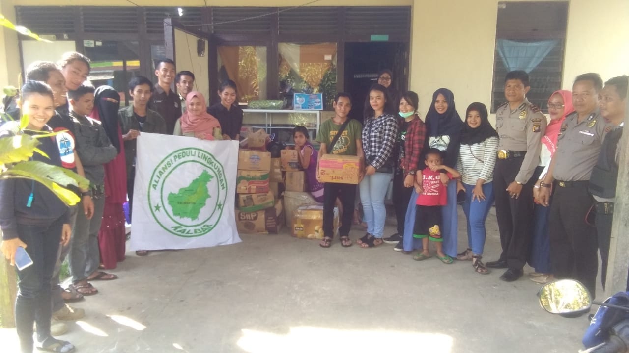 Aliansi Peduli Lingkungan Kalbar Beri Bantuan Untuk Dinik Penderita Tumor Yang Viral di Facebook