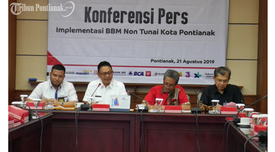 FOTO: Konferensi Pers Implementasi BBM Non Tunai Bersama Pemkot, Bank BI dan Pertamina - bbm-non-tunai5.jpg