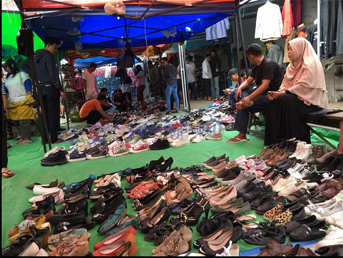 Asyiknya Berburu Lelong di Pasar Pagi Uka Jalan Kom Yos Sudarso Pontianak - berburu-lelong_20170924_205612.jpg