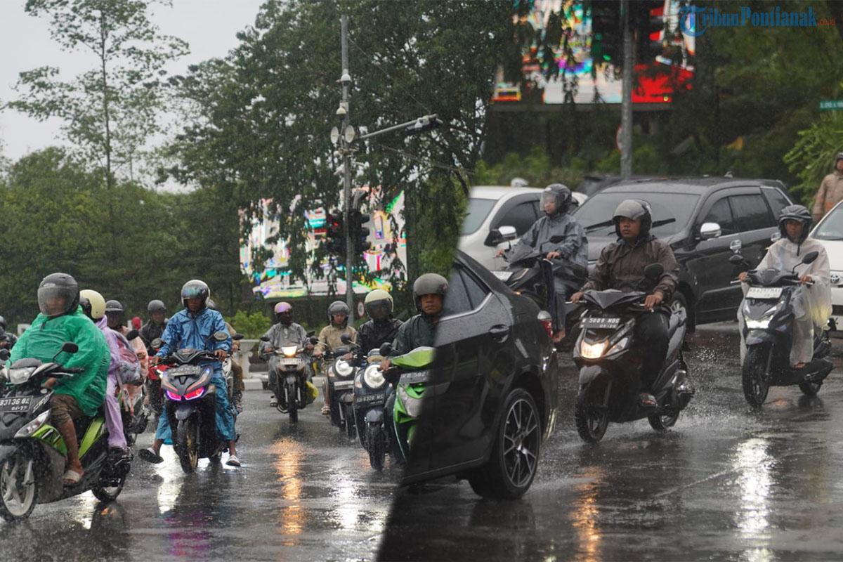 Cuaca Kalbar Besok 19 Maret 2026 di 14 Daerah! Pontianak Hujan Deras Sepanjang Hari