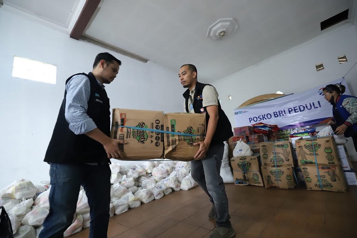 Bantu Korban Gempa Cianjur, BRI Bangun Posko Kesehatan dan Bagikan 2.000 Nasi Bungkus