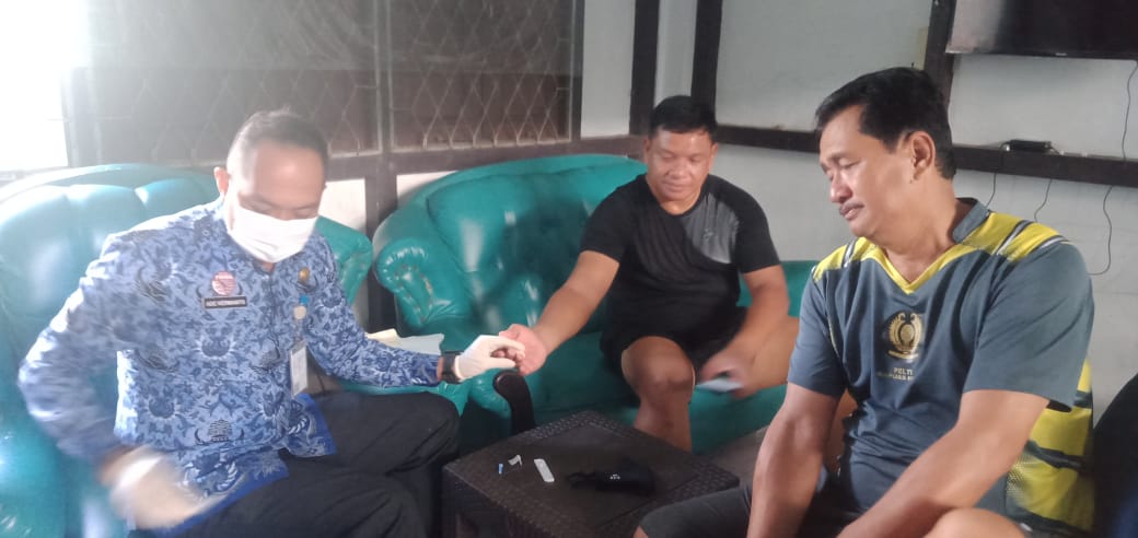 brigjen-tni-ronny-dilakukan-cek-kesehatan.jpg