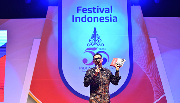 buku-biografi-jokowi-mewujudkan-mimpi-indonesia-karya-darmawan-prasodjo-dirilis.jpg